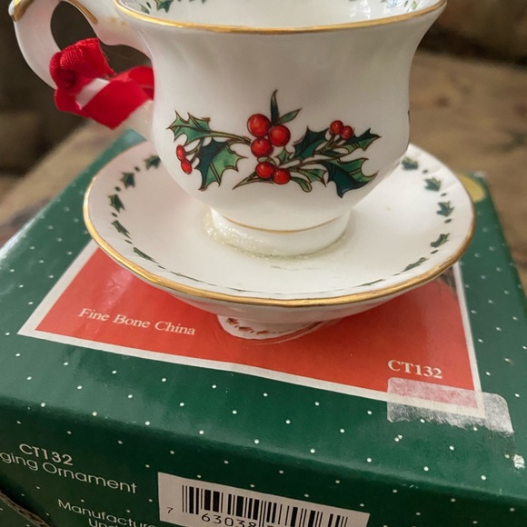 Vntg A Cup of Christmas Tea Ornament CT132 Waldman House teacup w/ original box. - Picture 4 of 10